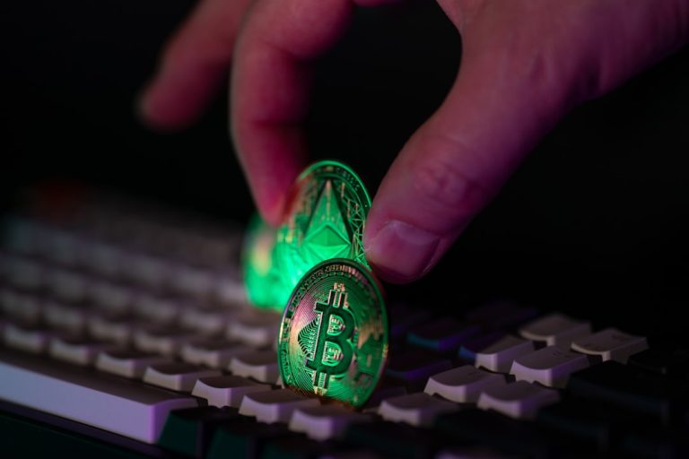 Преимущества и принцип работы ночного Форекс робота